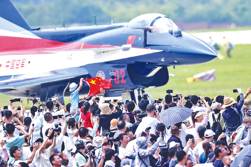 插逼的小视频长春航空展迎来首个公众日